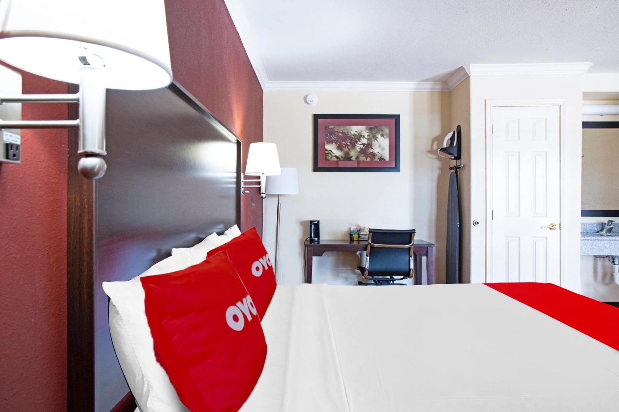 Oyo Airport South Hotel 2*
