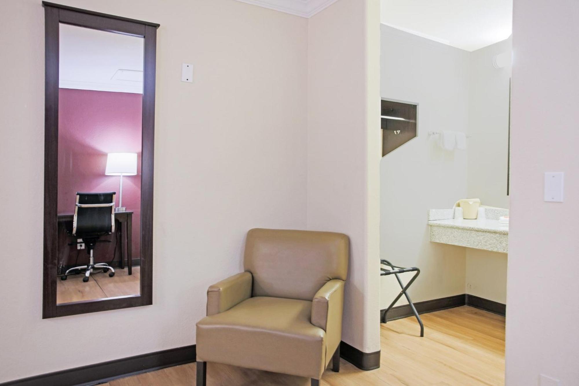 Oyo Airport South Hotel